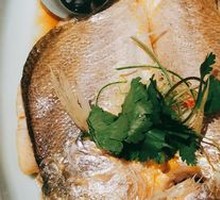 Scallion Oil Yellow Croaker