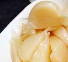 Sweet Pickled Garlic