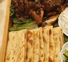 Imperial Pork Elbow Rolls with Flatbread