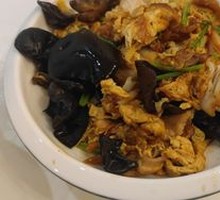 Stone Pot Black Fungus with Chinese Cabbage