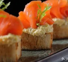 Smoked Salmon with Egg Sauce