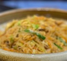 Stir-Fried Seafood Rice Noodles