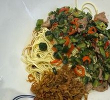 Cucumber Skin Stir-Fried Meat Noodles