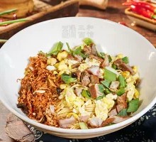 Stir-fried Meat and Egg Noodles