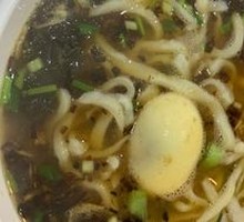 Jinlaisun Sour Soup Noodles