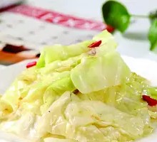 Stir-fried Hand-Torn Cabbage with Dumplings