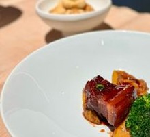 Braised Pork Belly in Purple Clay Pot