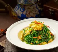 Sesame Oil Stir-Fried Wild Onion with Eggs