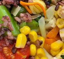 Low-Cal Grilled Chicken Salad Bowl