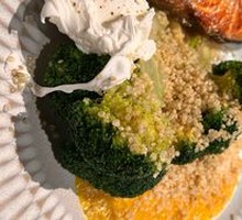 Pan-Seared Salmon with Broccoli and Pumpkin Sauce Salad