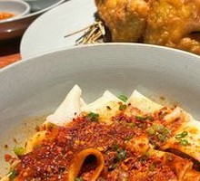 Oil-Poured Wide Noodles