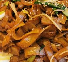 Dry-Fried Beef Rice Noodles