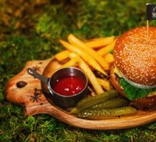 Wild Friend Hunan Spicy Burger