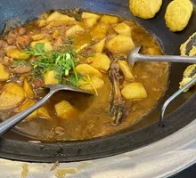 Stir-fried Chicken in Iron Pot