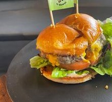 Classic Cheese Beef Burger