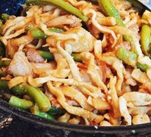 Braised Pork Belly Noodles