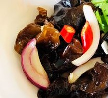 Shredded Onion with Wood Ear Mushrooms