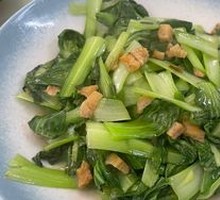 Stir-fried greens with pork cracklings