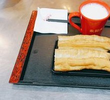 Oil-fried stick with sauce