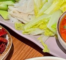 Tomato Dipping Sauce with Tender Vegetables