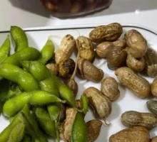 Boiled peanuts and edamame