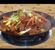Stir-Fried Chicken in Iron Pot