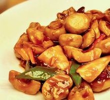 Braised Bamboo Shoots with Button Mushrooms