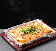 Sizzling Garlic Rice Noodles with Shrimp