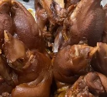 Braised Pig Trotters in Soy Sauce