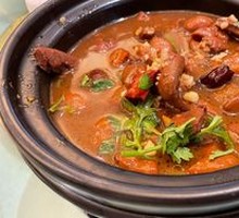 Braised Pork Intestines in Clay Pot