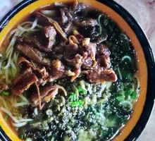 Pickled Cabbage Beef Shank Noodles