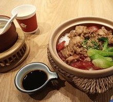 Cured Sausage and Chicken Claypot Rice
