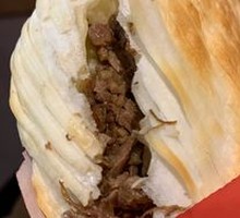 Black Pepper Beef Sandwich