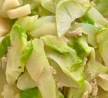 Stir-fried lettuce