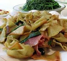 Three-Flavor Stir-Fried Knife-Cut Noodles