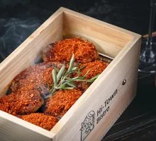 Smoked Fresh Lamb Kidneys in Wooden Box