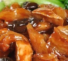 Braised Pig's Trotters with Chinese Yam