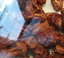 Two Sauces Pork Knuckles