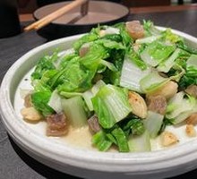 Fried Pork Crumbs with Chinese Cabbage