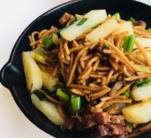 Beijing-style Braised Noodles with Green Beans