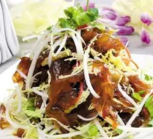 Braised jellyfish head with cabbage heart