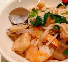 Fujian Red Mushroom Seafood Noodles