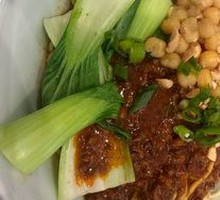 Pea and Meat Sauce Noodles
