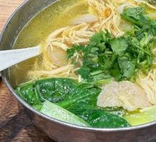Goji Mushroom Chicken Soup Noodles
