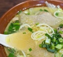 Bamboo Mushroom Chicken Noodles