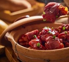 Bouncy Aunt's Pig Trotters