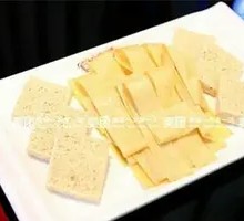 Oil-soaked tofu skin