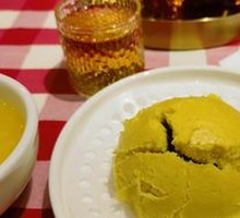 Yellow Steamed Dumplings