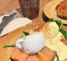 Smoked Salmon Benedict