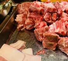 Stir-Fried Spare Ribs in Iron Pot